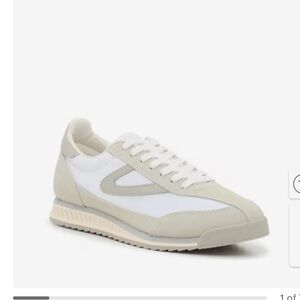 Tretorn Rawlins sz 9 Stylish White and off white cream suede trim Sneakers